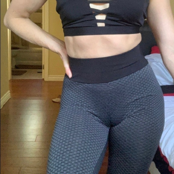 Scrunch butt workout set - Picture 3 of 4